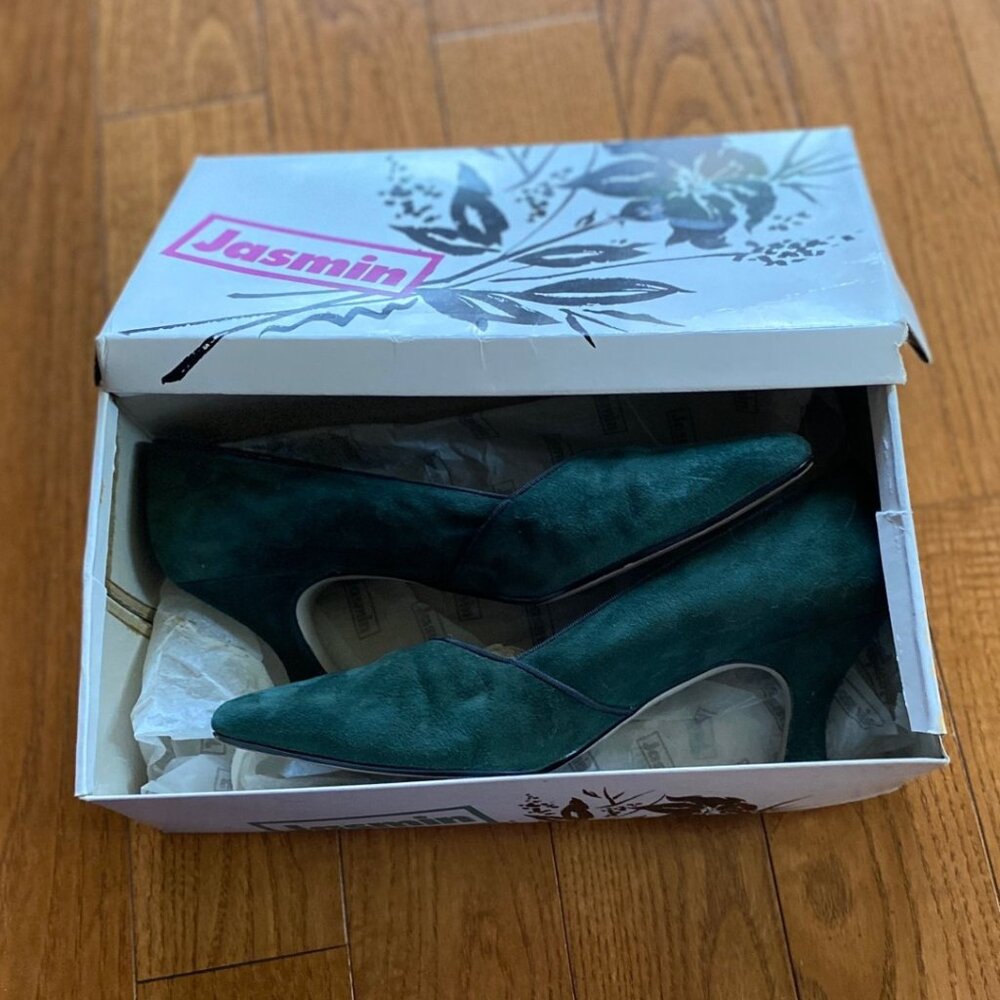 Jasmin Hunter Green Suede Pumps - Size 8 B